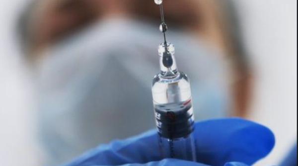 Pfizer și Moderna ar putea primi autorizare pentru vaccinurile COVID-19.  Când se va întâmpla acest lucru