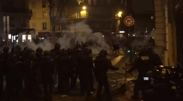 Proteste violente în Franţa împotriva restricţiilor: Mii de oameni s-au bătut cu poliţia