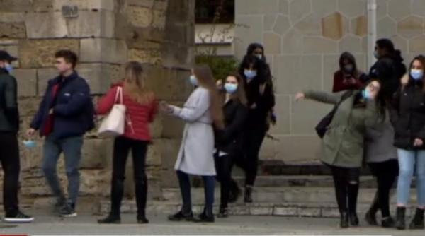 Sute de studenți români la Medicină, voluntari pentru a intra în prima linie a luptei anti-Covid 