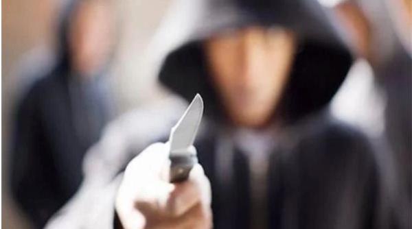 Bărbat, înjunghiat mortal de un cetăţean turc, în Voluntari. Agresorul este căutat de poliţişti