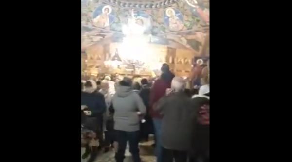 Predică „antibotniță” într-o biserică din România. Preotul, cercetat 