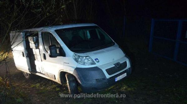 Un microbuz cu 10 români, implicat într-un accident rutier în Prahova 