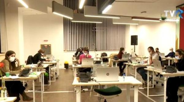 Actori români, voluntari la DSP. Răspund la telefon și ajută cetățenii cu informații despre coronavirus