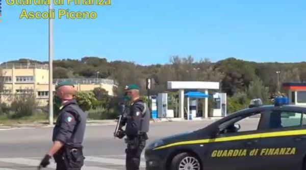 Italia. Un român s-a îmbogăţit, comercializând console, pe care nu le avea. Poliţiştii au intrat pe fir după o plângere