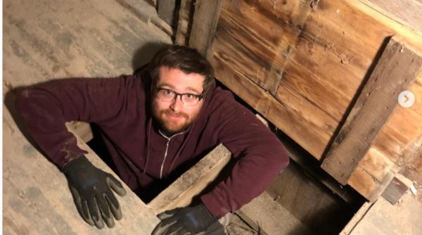 Un cuplu găsit o COMOARĂ de aproape un secol în casa recent cumpărată, care a aparținut unui conte german