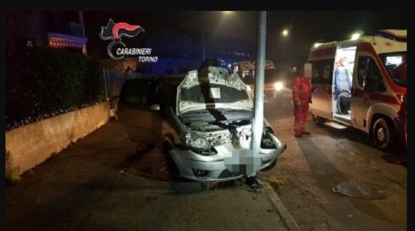 Italia. Un român şi complicele său au furat o maşină cu care au intrat într-un stâlp