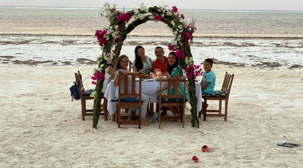 O familie de români s-a mutat în Zanzibar din cauza restricţiilor Covid: „E mai ieftin aici de trăit”