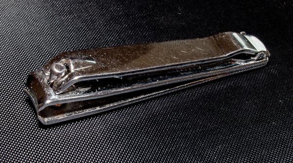 Italia. Spargeri date de un român în magazine. Se folosea de o unghieră. Un paznic a venit cu un plan să îl prindă