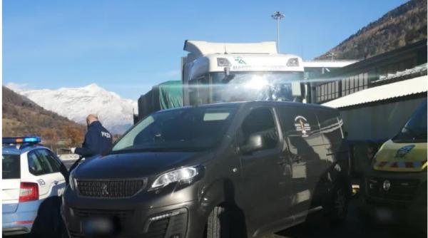 Italia. Șofer român de TIR, găsit mort la volan într-o parcare de lânga Torino