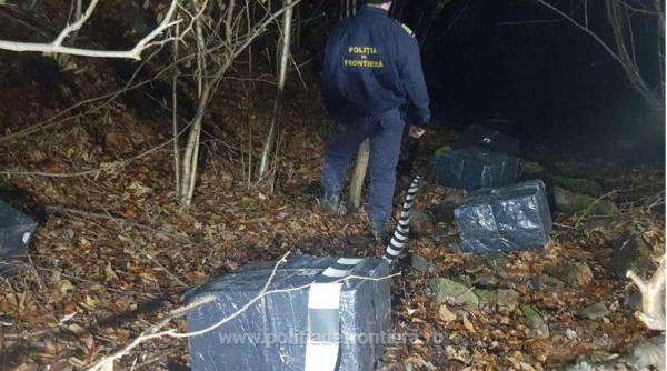 Alertă la graniţa României. Mai multe pachete suspecte, care au fost abandonate, descoperite de oamenii legii 
