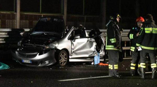 Tragedie în Italia. Trei membri ai unei familii şi-au pierdut viaţa într-un grav accident rutier. Doi minori, în comă