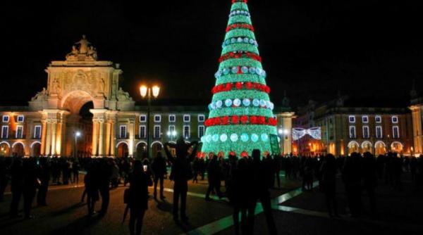 Portugalia se pregăteşte de Sărbători, după o săptămână cu un număr record de decese