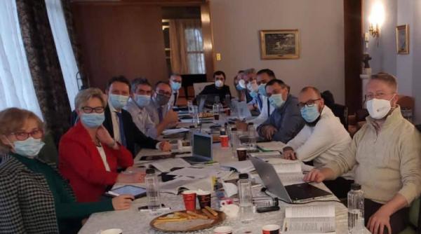 Negocierile PNL - USR PLUS - UDMR, suspendate. Grupul politic s-a retras de la discuții 