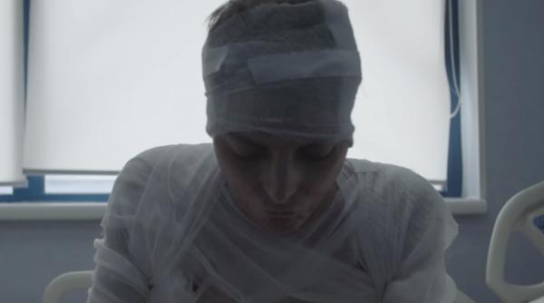 Tânăra incendiată de un criminal în serie eliberat condiționat, transferată în Germania, cu bani strânși de supraviețuitorii Colectiv (VIDEO)