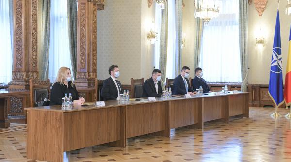 Șoșoacă, CONTROVERSĂ după ce a făcut cu masca la Cotroceni. Ciocan intervine: Caut să înțeleg, ca simplu cetățean