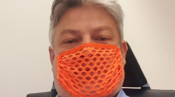 Germania. Un politician "corona-sceptic" a ajuns la spital după ce s-a îmbolnăvit de COVID-19. Compara masca cu o "botniţă"