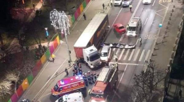 Copil român de 11 ani ucis de TIR: Băiatul coborâse din autobuz şi traversa pe trecerea de pietoni 