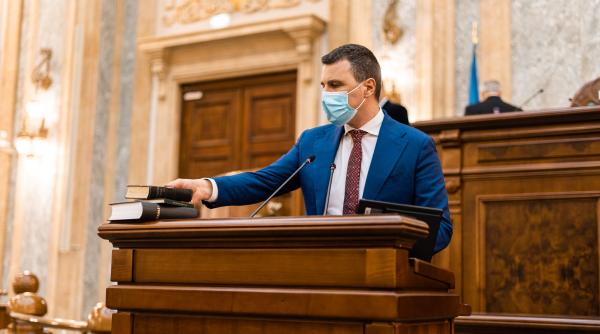 Tanczos Barna(UDMR)-jurământ controversat în Parlament: "Pentru țară, pentru Ținutul Secuiesc!"