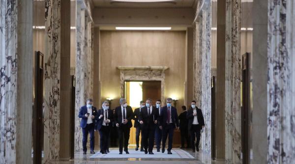 Ultimele variante de miniștri PNL: Ciucă la Apărare, Turcan la Muncă, Cîmpeanu la Educație