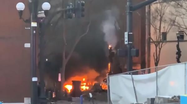 Atac în SUA, în prima zi de Crăciun. Centrul oraşului Nashville, devastat de o explozie puternică