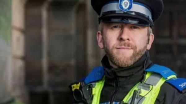 Marea Britanie: Un polițist a găsit peste 2.000 de suspecți. Îi recunoaște chiar dacă poartă mască