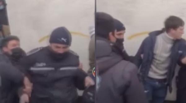 Polițiști români, atacați de localnicii din Bârlad. Au vrut să amendeze un tânăr fără mască