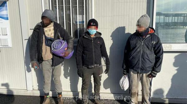 Cetăţeni străini, depistați de poliţiştii de frontieră la Nădlac. Încercau să treacă ilegal granița. Cel mai tânăr are 15 ani  