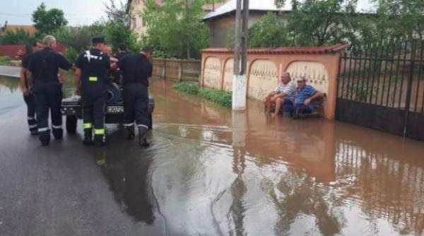România, afectată de inundaţii. Un tren a deraiat: "Atenţie! COD ROŞU"