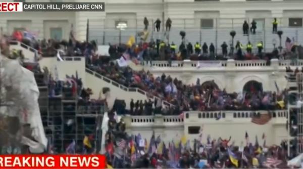 Donald Trump le cere susţinătorilor să evite violenţa