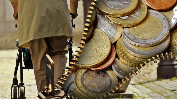 Italia. Cum poţi beneficia de pensie cu 5 ani de contribuţii? Ce condiţii trebuie să îndeplinească muncitorii români