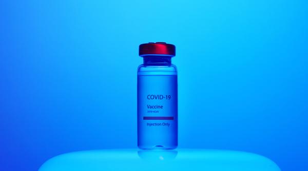Vânzările globale ale vaccinurilor anti-COVID, estimate la 39 de miliarde de dolari în 2021