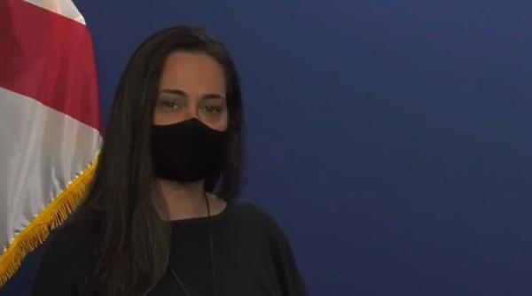 O chelneriţă a salvat un copil abuzat de părinți. Cum a reușit să comunice cu el în fața agresorilor: „Au fost torturi continue”