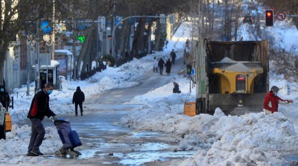 AVERTIZARE MAE, pentru românii din Spania. Aer POLAR: Cod portocaliu și galben de GER și vânt