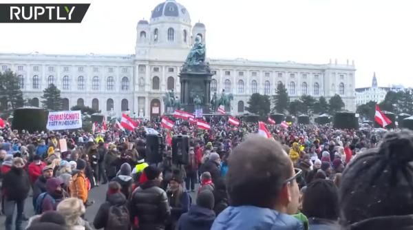 PROTEST de amploare în Austria. Peste 10.000 de oameni au ieșit în stradă împotriva măsurilor COVID - VIDEO