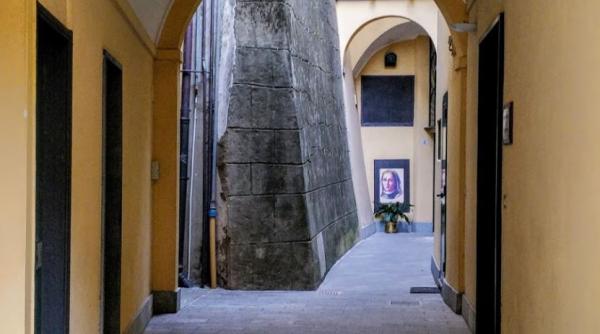 Italia. O româncă și-a pierdut viața, după ce a căzut de la etajul patru, la o mănăstire de călugărițe