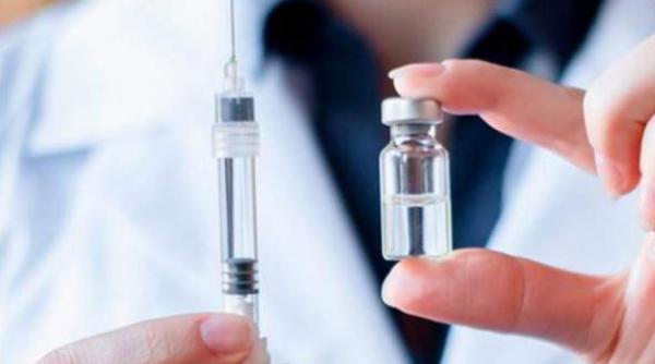 Marea Britanie vaccinează anti COVID, în medie, 140 de persoane pe minut  Ministru: "A fost cam anevoios"