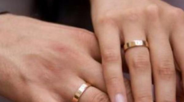 Vrei o căsnicie fericită? Ce să nu faci niciodată cu verighetele? Aduce ghinion 