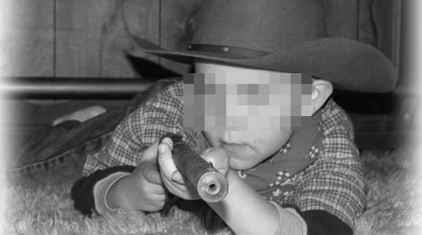 Copil de 5 ani, împușcat mortal de vărul său de doar 18 luni 