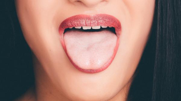 Un nou simptom de infectare. Unul din cinci pacienți prezintă acest simptom ciudat