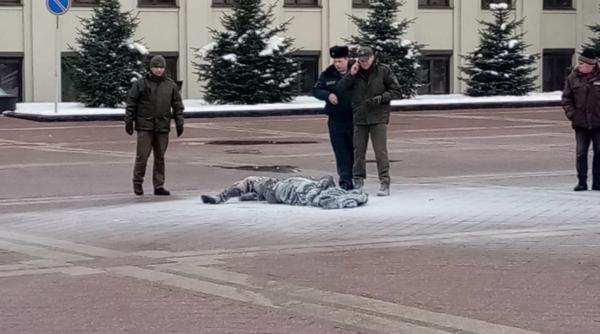 Un bărbat şi-a dat foc în faţa sediului guvernului din Belarus