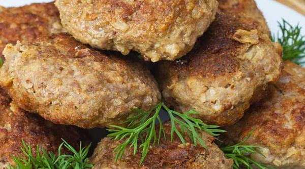 Chifteluţe din carne. Rețeta și ingredientele secrete care face diferenţa