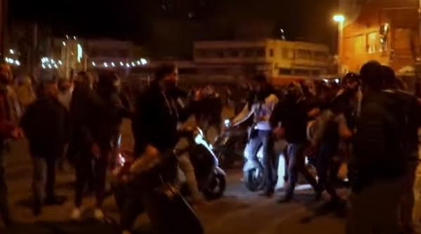 Zeci de manifestanţi răniţi în timpul unui protest împotriva restricţiilor antiepidemice - VIDEO