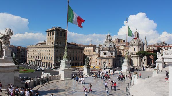 Italia relaxează restricțiile. Aproape toată țara, în zona galbenă. Doar cinci regiuni portocalii. Ce reguli trebuie respectate