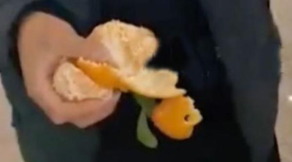 Patru bărbați au mâncat 30 de kilograme de mandarine în aeroport, pentru a nu plăti o taxă de bagaj: Buzele noastre au ars atât de rău