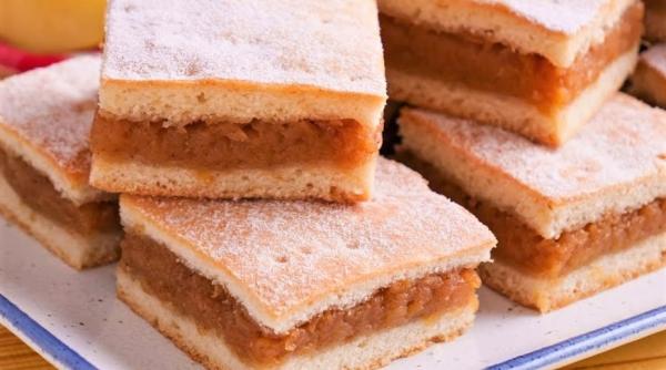 Prăjitura cu mere pentru leneși. Rețeta simplă pe care n-ai cum s-o ratezi