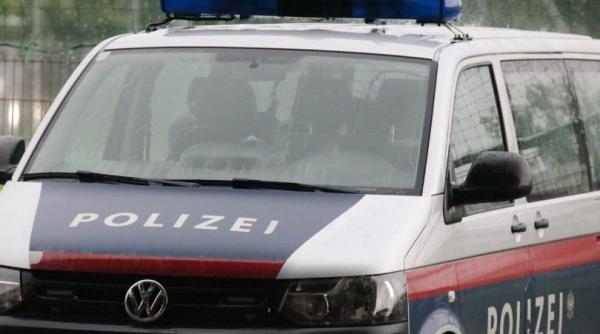 Austria. Româncă de 20 de ani, găsită de polițiști înghețată, în zăpadă: Sărise din mașină după o ceartă cu iubitul