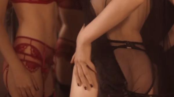 Prostituate românce răpite şi violate, cu maceta la gât. Cadoul sexual primit de un puşti de 15 ani de la tatăl lui 