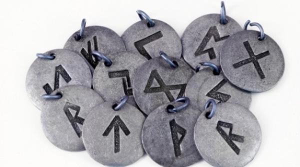 Horoscop rune 8-14 februarie 2021, pentru toate zodiile, cu Mihai Voropchievici: Taurii vor afla un adevăr care le va marca viața