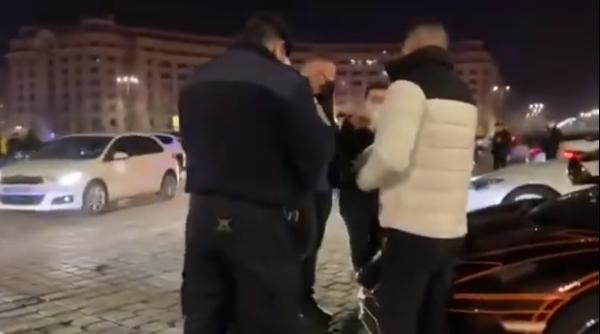 Vlogger român cunoscut, scandal cu jandarmii în Piața Constituției (VIDEO)