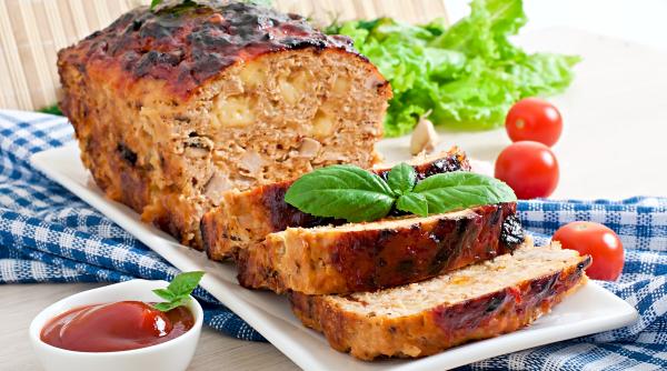 Budincă de cartofi cu franzelă. Un preparat foarte simplu din caietul de rețete al bunicii